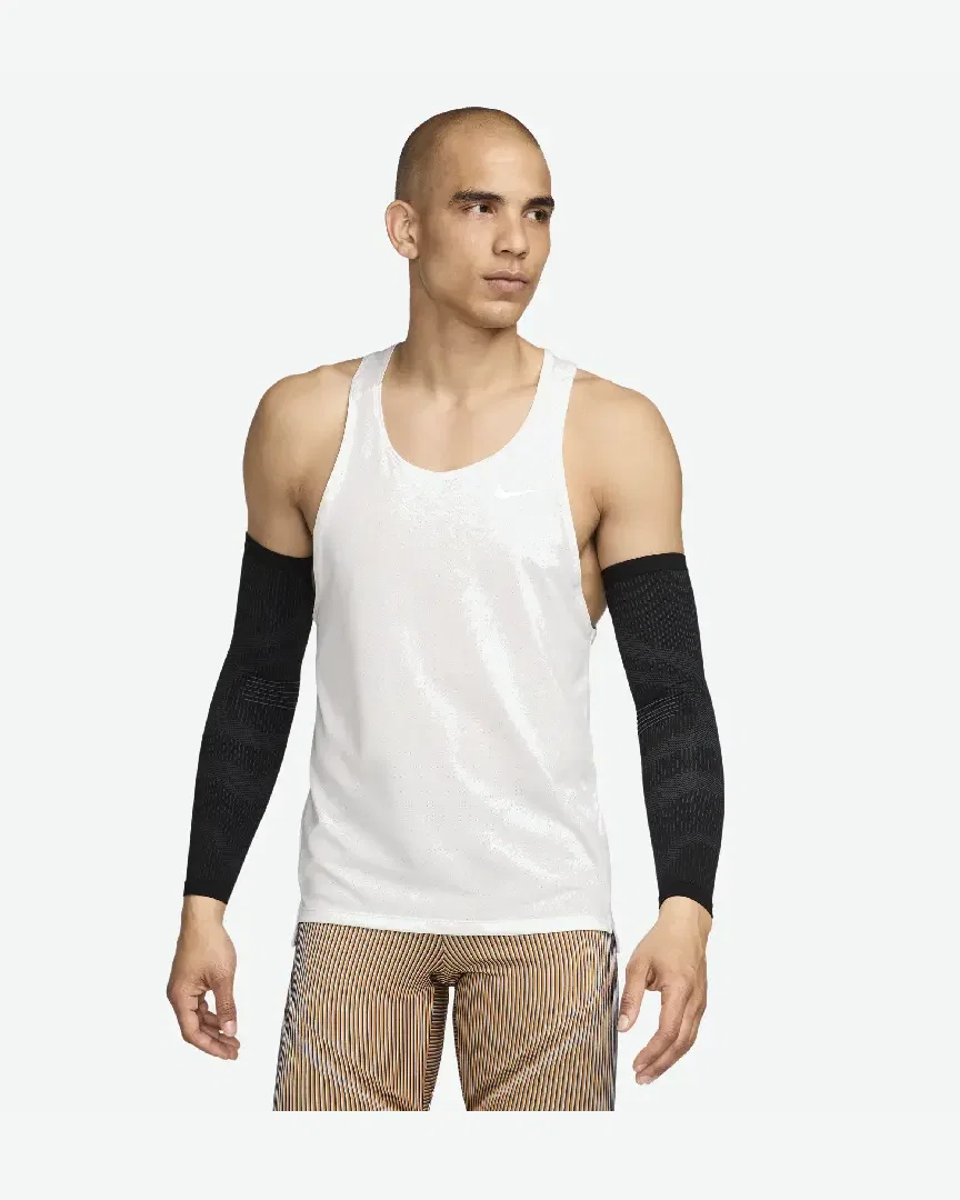 Manguitos de compresión de acción dirigida Nike Unisex