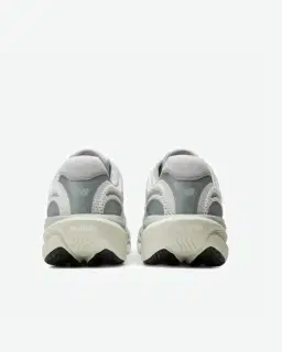 New Balance 1080V15 Grey Days Hombre – 5/6