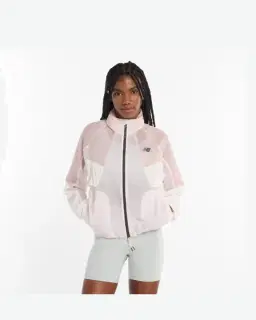 Chaqueta Rc de la Colección Signature Gabby Thomas de New Balance Mujer – 1/6