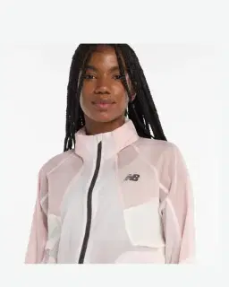 Chaqueta Rc de la Colección Signature Gabby Thomas de New Balance Mujer – 3/6