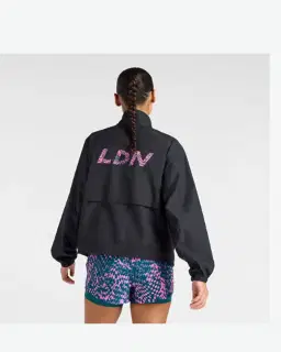 Chaqueta de correr Fast Days edición Londres de New Balance Mujer – 4/6