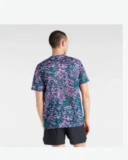 Camiseta Impresa Esencial Rc Edición Londres New Balance Hombre – 4/6
