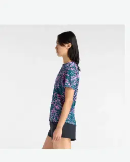 Camiseta impresa esencial Rc edición Londres New Balance Mujer – 5/6