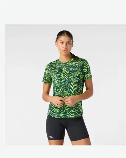 Camiseta impresa esencial Rc edición Londres New Balance Mujer – 1/6