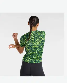 Camiseta impresa esencial Rc edición Londres New Balance Mujer – 4/6