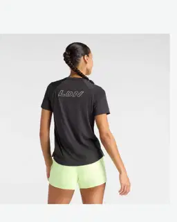 Camiseta Esencial Rc Edición Londres New Balance Mujer – 4/6