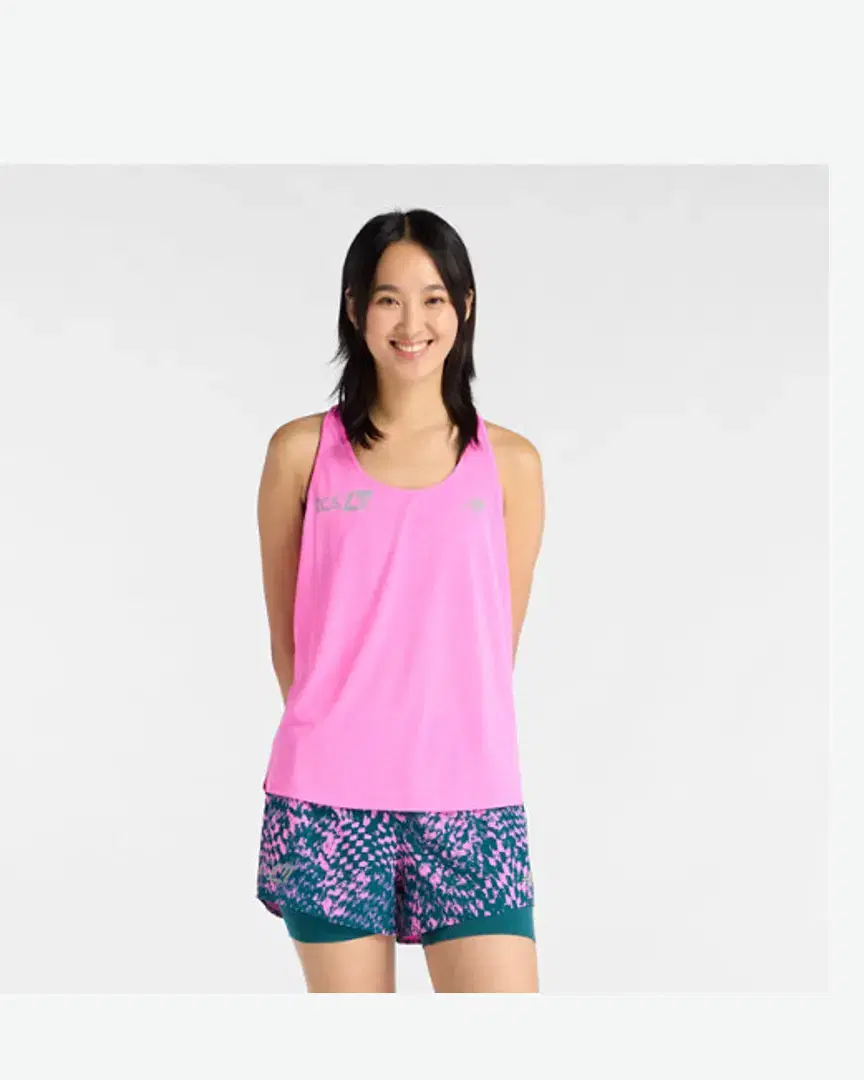 New Balance Edición Londres Rc Essential Tank W - Women (34) au meilleur prix !