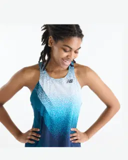 Camiseta sin mangas impresa ultra ligera New Balance Race Day Mujer – 3/6