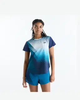 New Balance Race Day Ultra Light Printed T-Shirt Mujer – 1/6