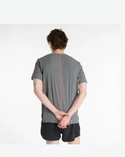 camiseta ultraligera para carreras New Balance Hombre – 3/6