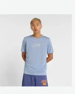 New Balance Rc Essential Reflective Graphic T-Shirt Hombre – 1/6