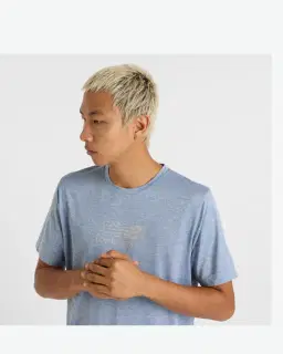New Balance Rc Essential Reflective Graphic T-Shirt Hombre – 6/6