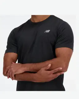 Camiseta Esencial Rc New Balance Hombre – 5/6