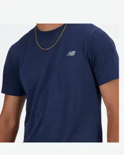 Camiseta Esencial Rc New Balance Hombre – 5/6
