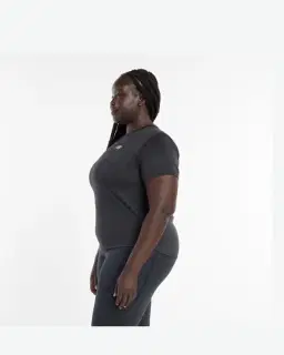 Camiseta Esencial Rc de Nueva Balance Mujer – 5/6
