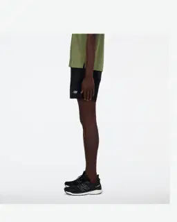 Short Deportivo Esencial New Balance 5" Hombre – 4/6