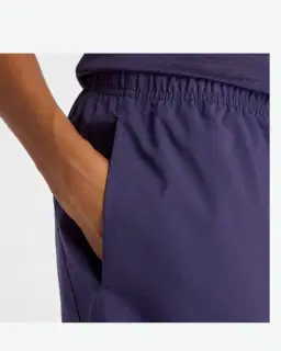 Pantalón corto deportivo esencial de New Balance 5" Mujer – 2/6