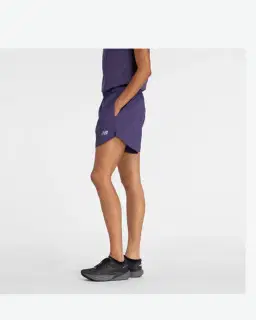 Pantalón corto deportivo esencial de New Balance 5" Mujer – 3/6