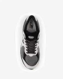 New Balance U2002r Unisex – 4/6