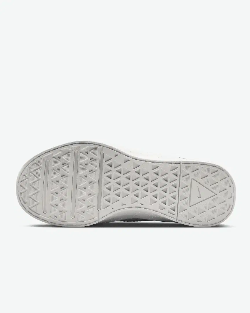 Nike Mc Trainer 4 W - IM3744-004 (1) au meilleur prix !