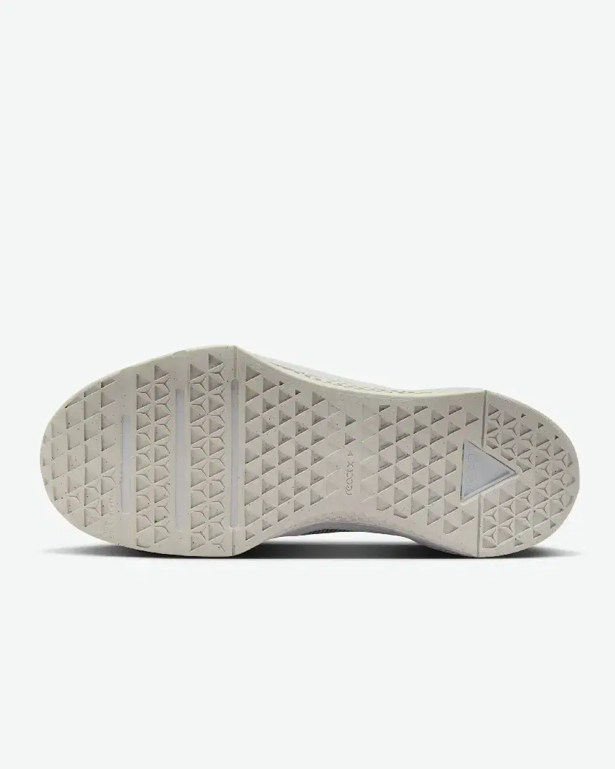 Nike Metcon 10 W - HQ2620-100 (1) au meilleur prix !