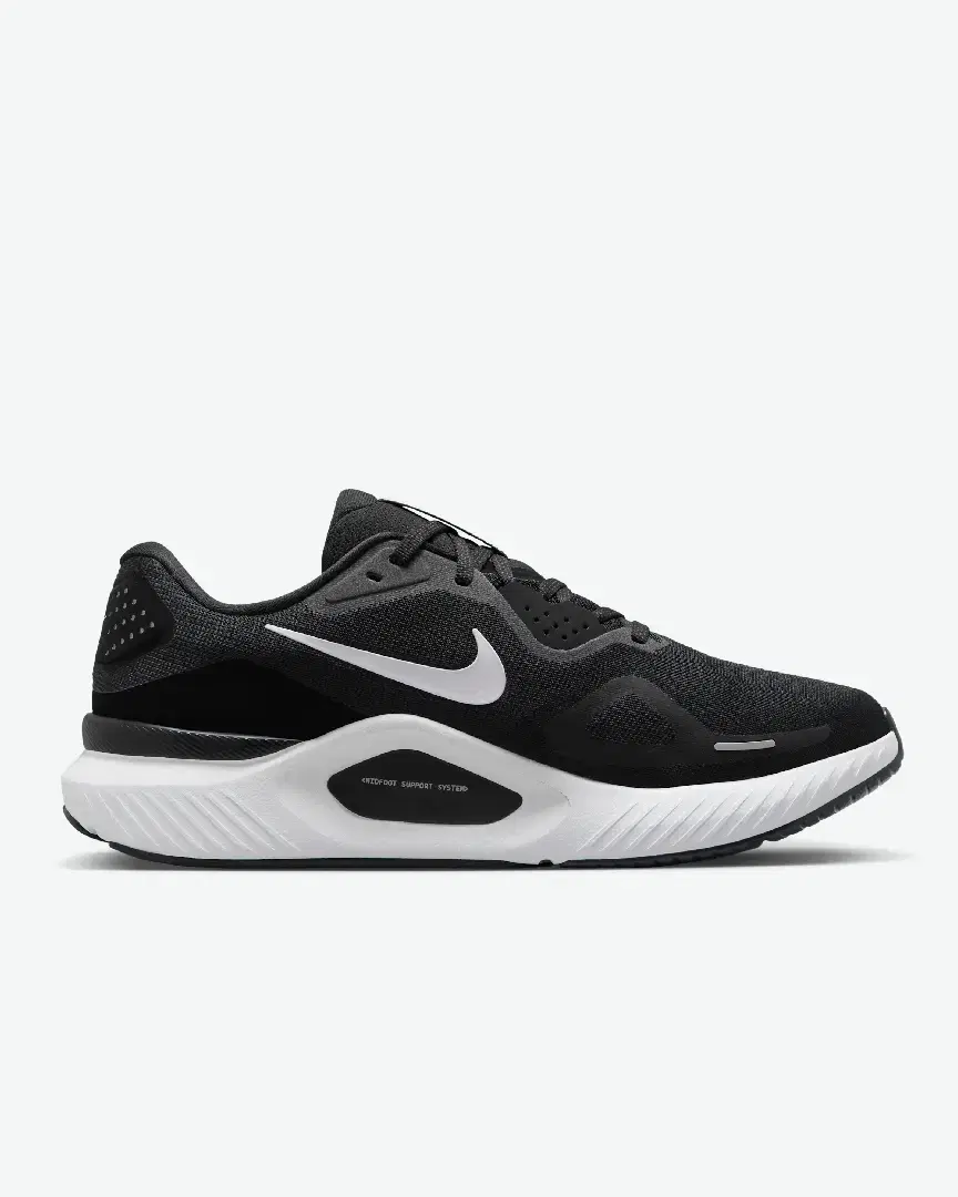 Nike Structure 26 Large M - HQ2588-001 (2) au meilleur prix !