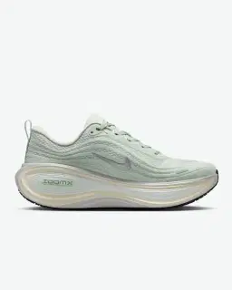 Nike Vomero Plus Mujer – 3/4