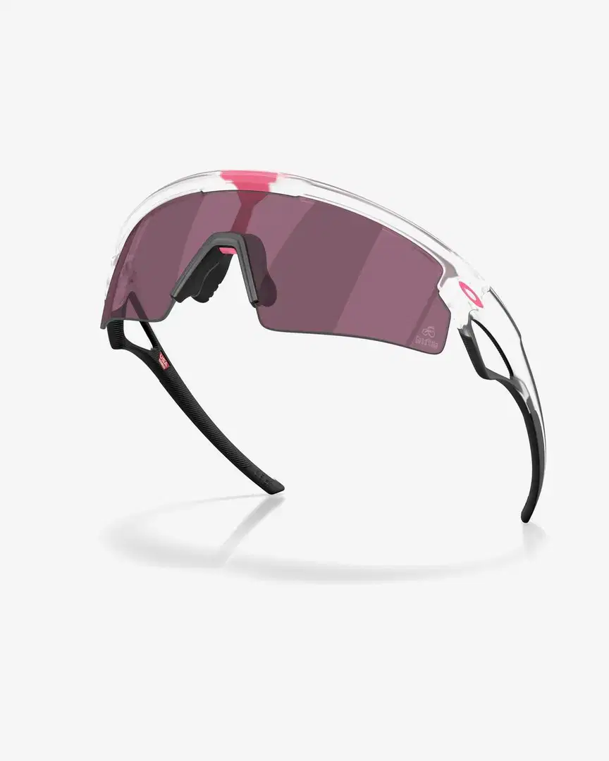 Oakley Sphaera Strike - OO9531-09 (3) au meilleur prix !