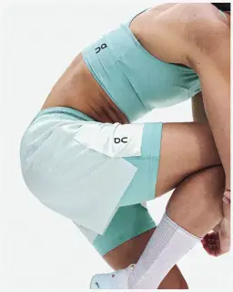 Pantalones cortos de rendimiento On Running 3Cm 2/1 Mujer – 2/5