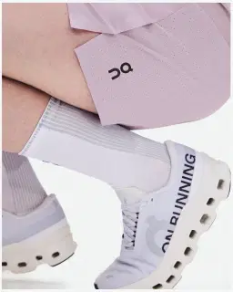 On Running Pantalones Cortos de Rendimiento 5Cm Mujer – 4/5