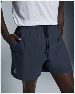 Pantalones cortos On Running 7Cm Core Hombre – 4/5