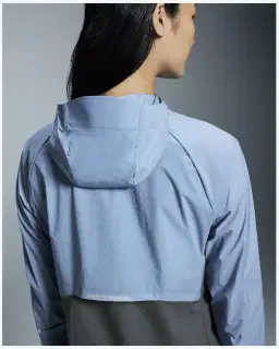 Chaqueta Core Mujer de On Running – 4/5