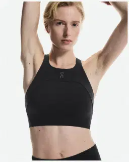 On Running Crop de Rendimiento Mujer – 3/5