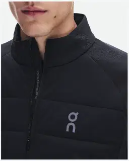 On Running Weather Hybrid Jacket Hombre – 4/5