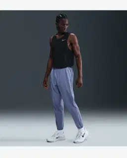 Pantalón Woven Dri-Fit Nike Challenger Flash Hombre – 1/4