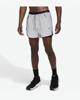 Pantalón corto 2-en-1 10 cm con estampado reflectante Dri-Fit Adv Nike Running Division Hombre – 1/4