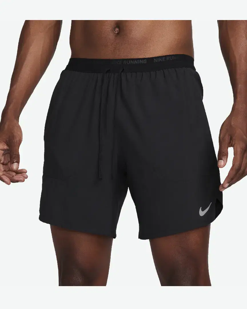Corto 2-En-1 18 Cm Dri-Fit Nike Stride M - DM4759-010 (1) au meilleur prix !