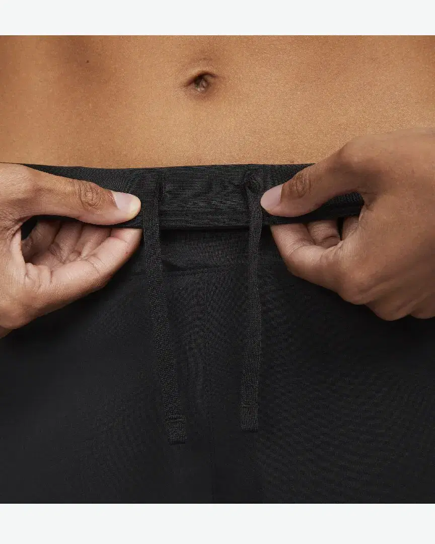 Short 2-en-1 con Pockets a Media Altura 8 cm Nike Dri-Fit Swift W - DX1029-010 (3) au meilleur prix !
