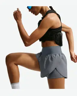 Short 2-en-1 Dri-FIT de cintura alta Nike Flow Mujer – 4/4