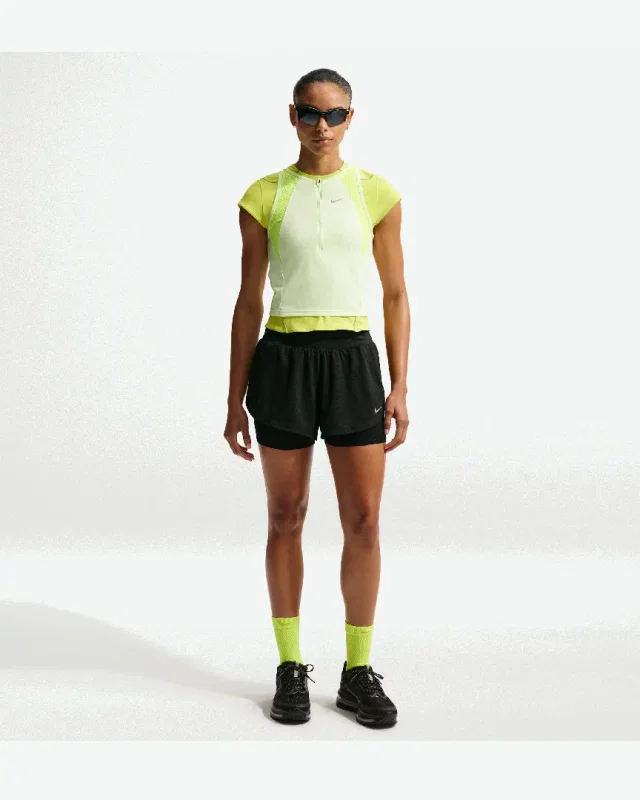 Short 2-en-1 de malla Dri-Fit Nike Flow W