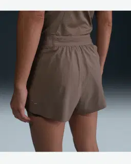 Short 2-en-1 de talle media alta Dri-Fit Nike Swift Mujer – 3/4