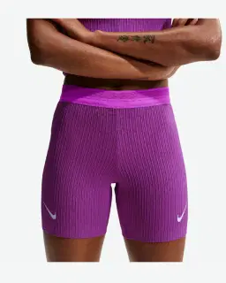 Short Ajustado Dri-Fit Adv Nike Aeroswift Mujer – 2/4