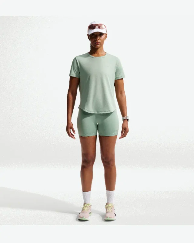 Short Nike Tempo Alto Ajustado de 10 cm W
