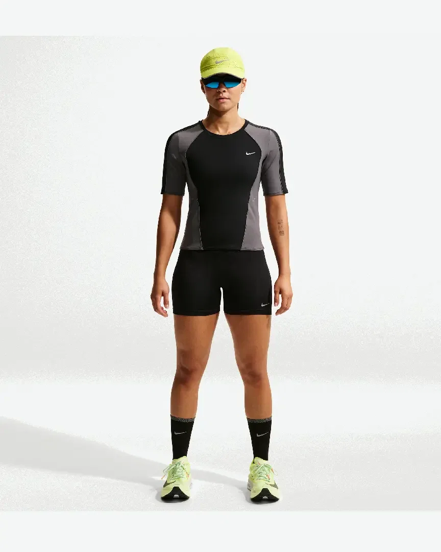 Short Nike Tempo Alto Ajustado de 10 cm Mujer
