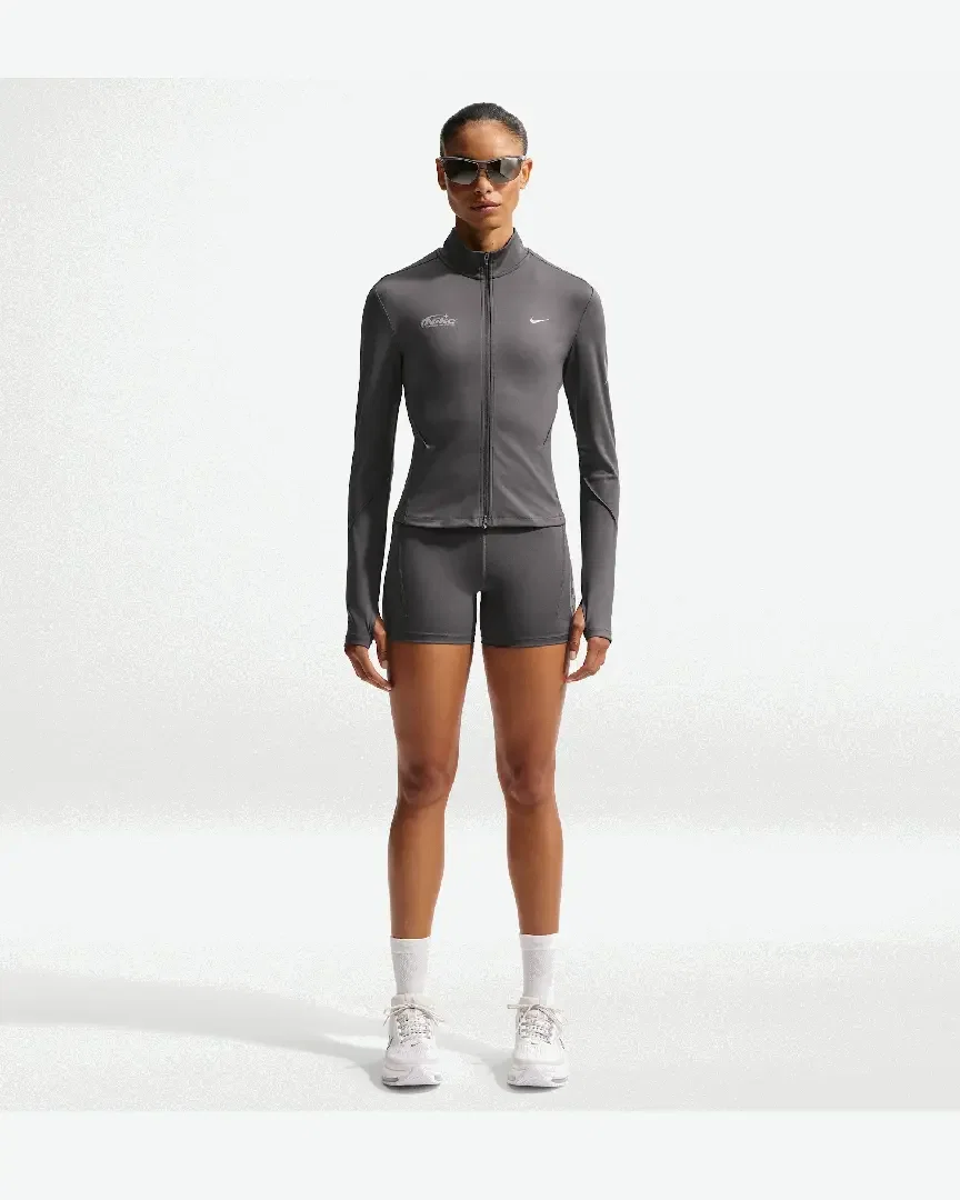 Short Ajustado Cintura Alta 10 Cm Nike Swift Mujer