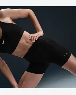 Pantalón corto ajustado de cintura alta con bolsillos 10 cm Nike Swift Mujer – 2/4