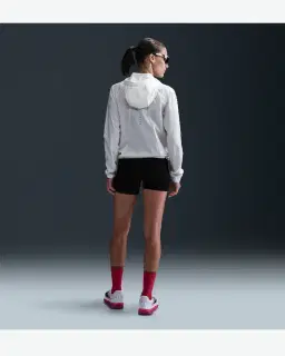 Pantalón corto ajustado de cintura alta con bolsillos 10 cm Nike Swift Mujer – 4/4