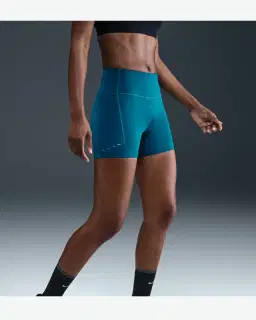 Pantalón corto ajustado de cintura alta con bolsillos 10 cm Nike Swift Mujer – 2/4