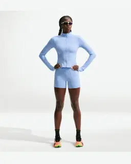 Pantalón corto ajustado de cintura alta con bolsillos 10 cm Nike Swift Mujer – 1/4