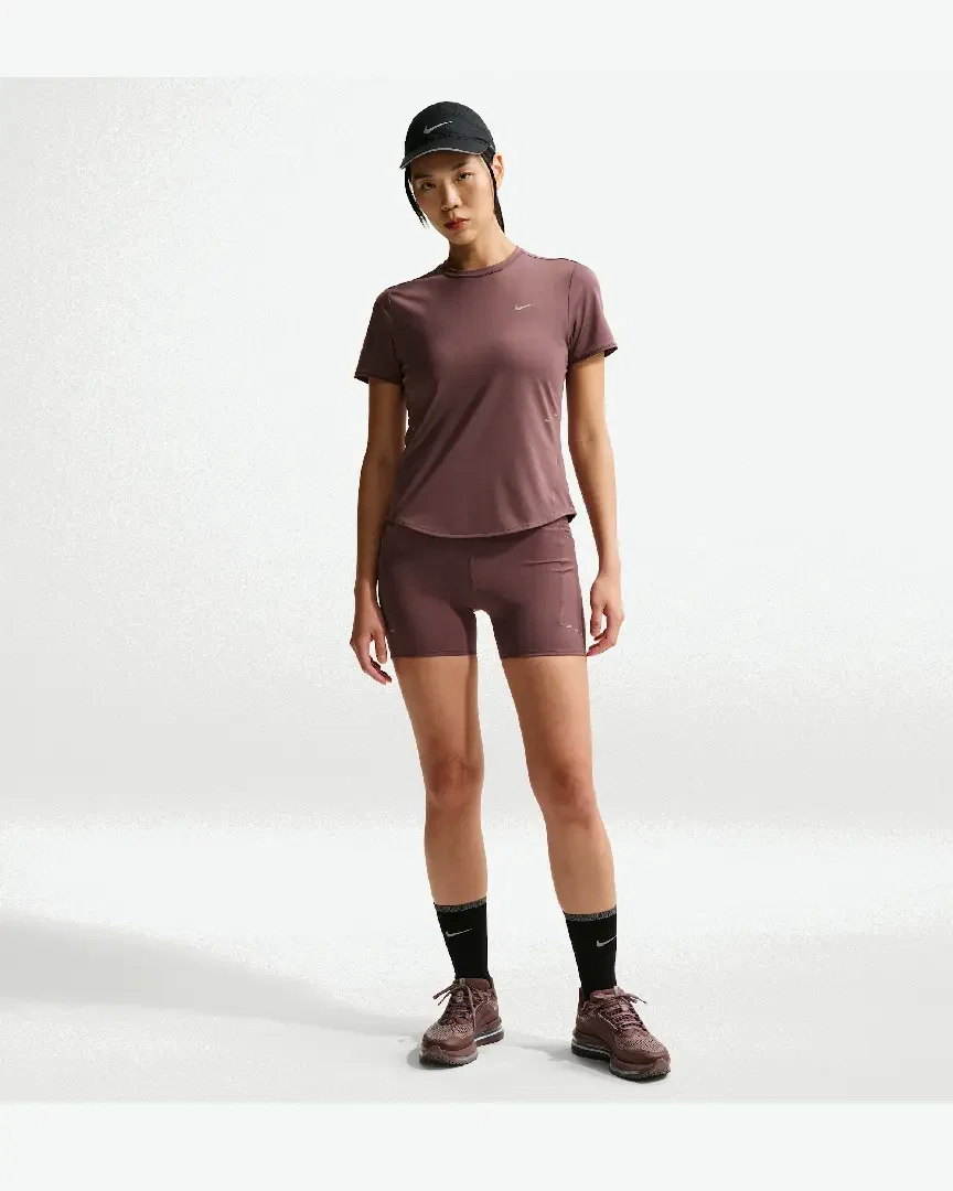 Pantalón corto ajustado de cintura alta con bolsillos 10 cm Nike Swift Mujer